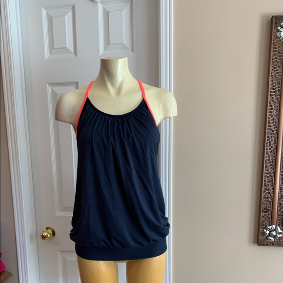 Lululemon exercise top